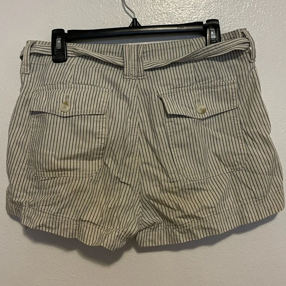 American Eagle Outfitters Pinstripe High Rise Belted Shorts With Pockets Size 6